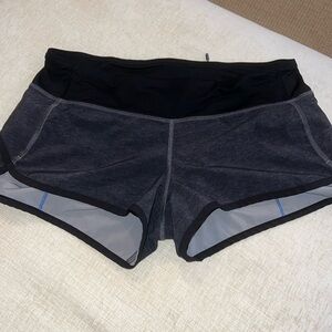 Lululemon Speed Short 2.5” inseam size 6